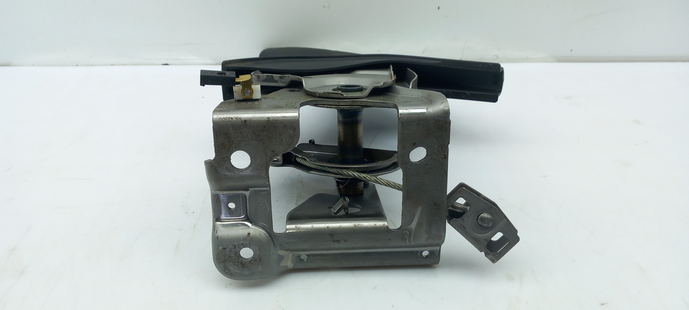 Hand brake / parking brake NISSAN Juke (F15) Imagem-2