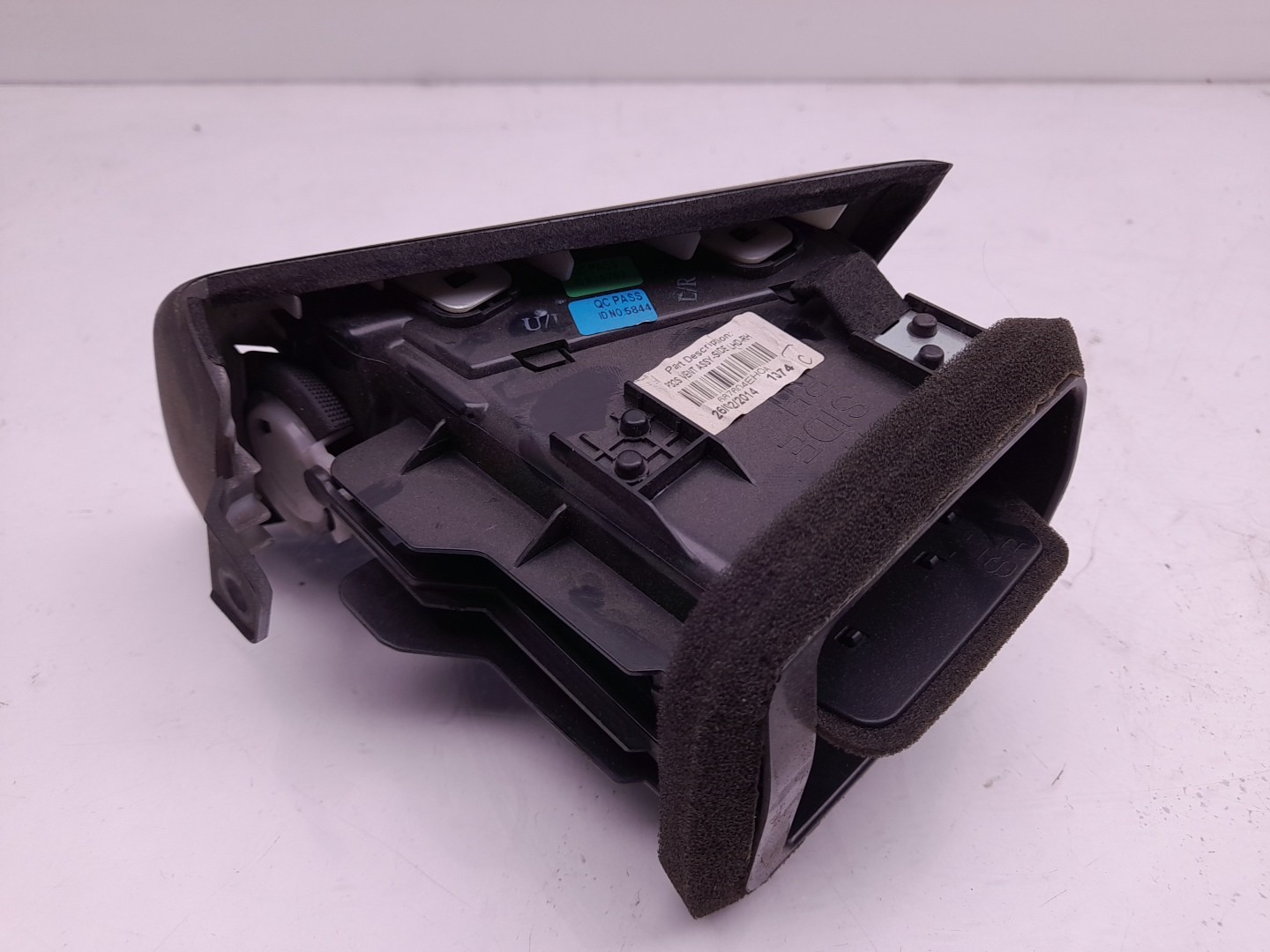 Diffuser / air vent NISSAN Qashqai II (J11) Imagem-1