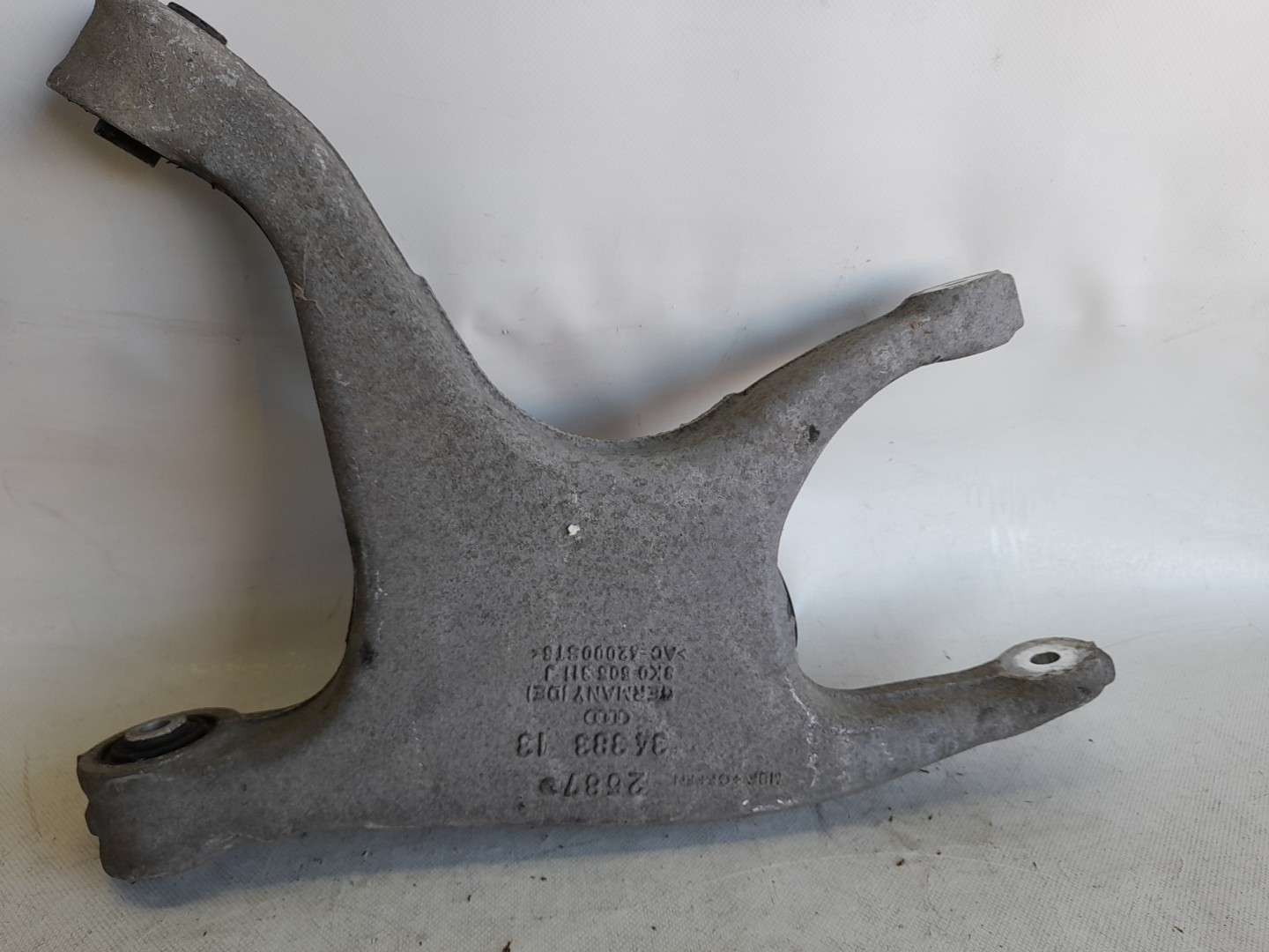 Bras de suspension Avant gauche AUDI A4 Avant (8K5, B8) Imagem-1