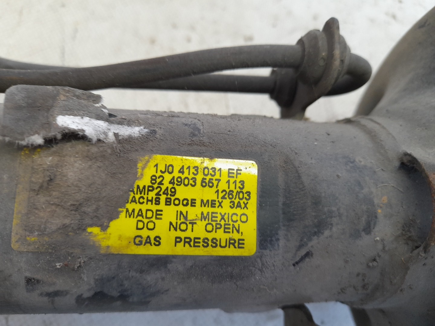 Right Front Shock Absorber VOLKSWAGEN New Beetle (9C1, 1C1) Imagem-1