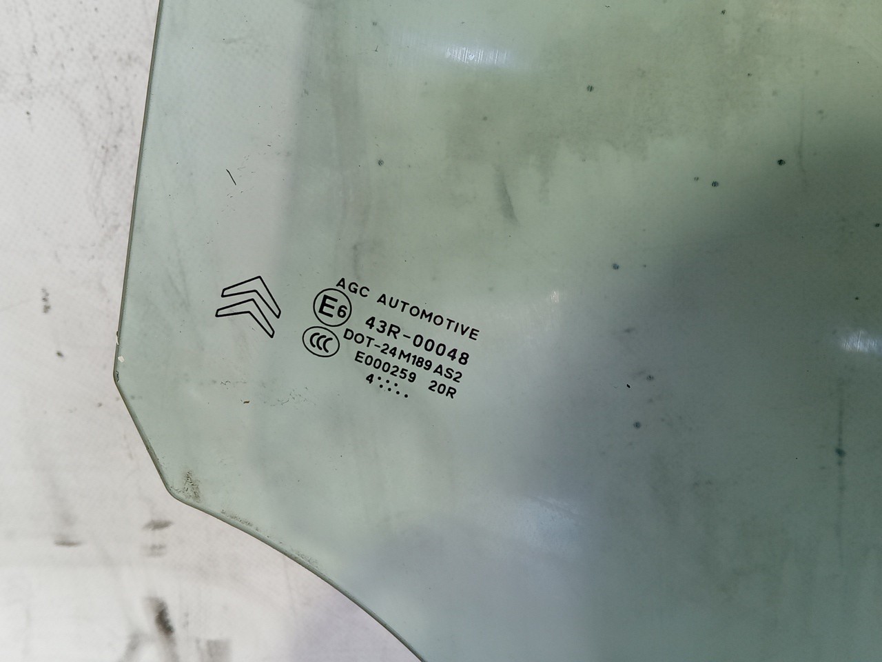 Right rear door glass CITROËN C3 II (SC_) Imagem-1