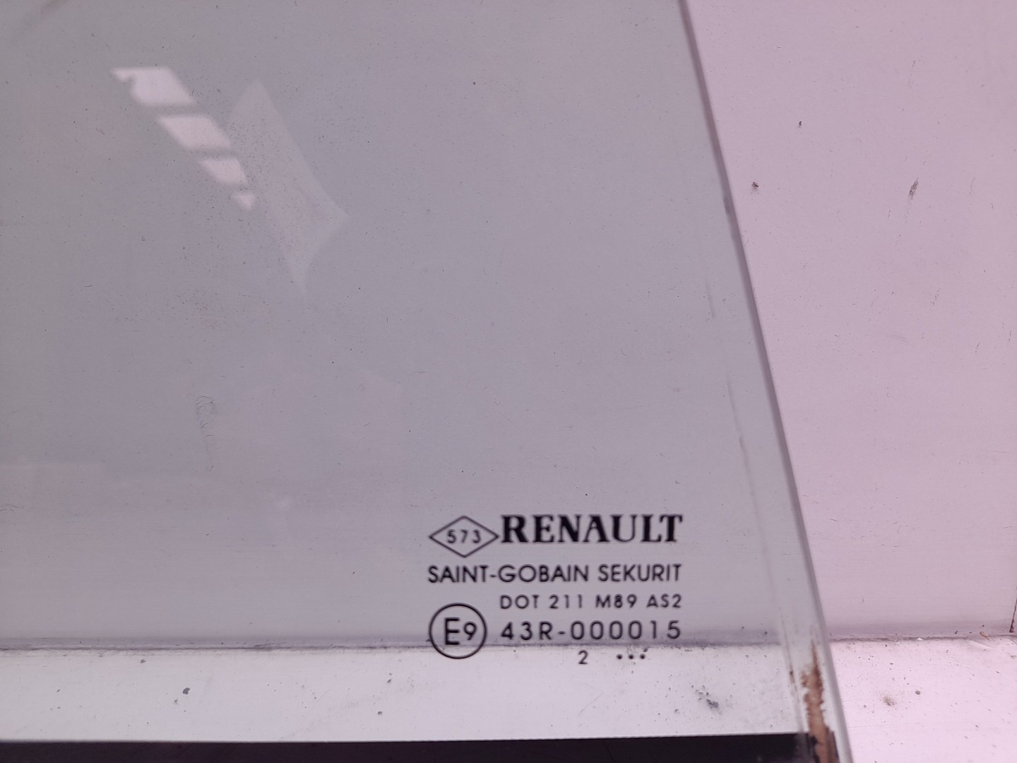 Vitre triangulaire arrière Droite RENAULT Megane III (BZ0_) Imagem-1