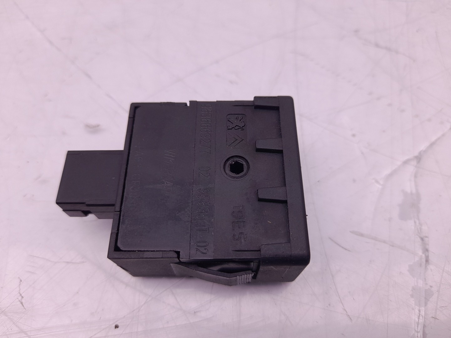 Light and wiper lever set