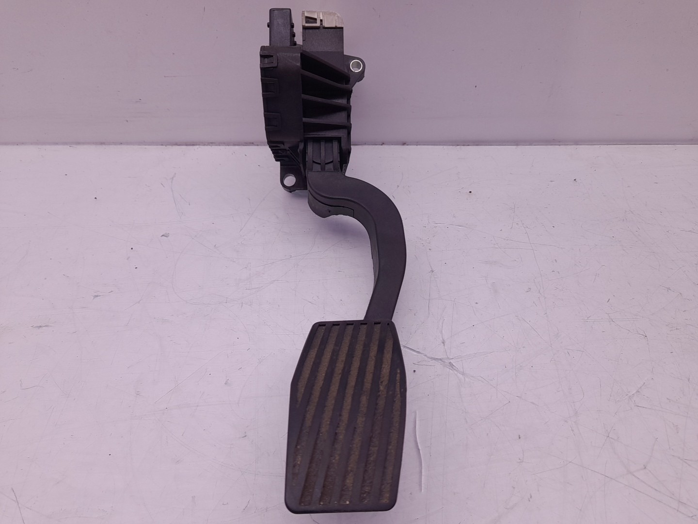 Pedal acelerador