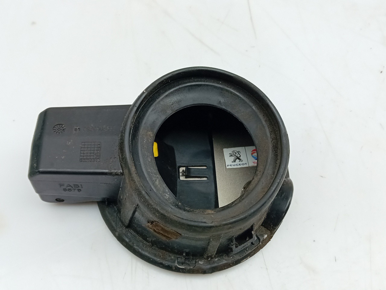 Bouchon/Volet De Trappe De Réservoir à Carburant  PEUGEOT 3008 I (0U_) Imagem-1