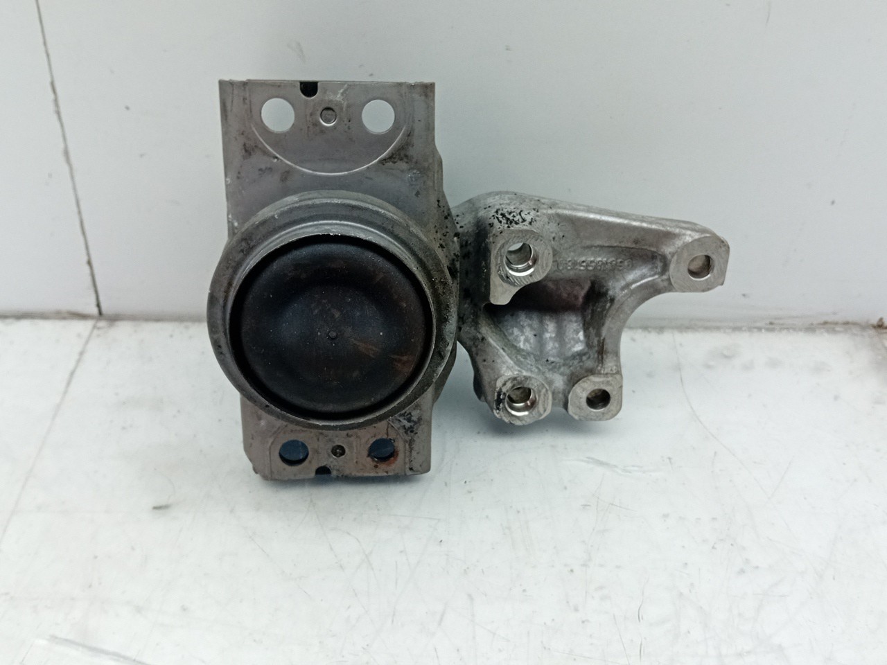 Engine Mount PEUGEOT 3008 I (0U_) Imagem-1