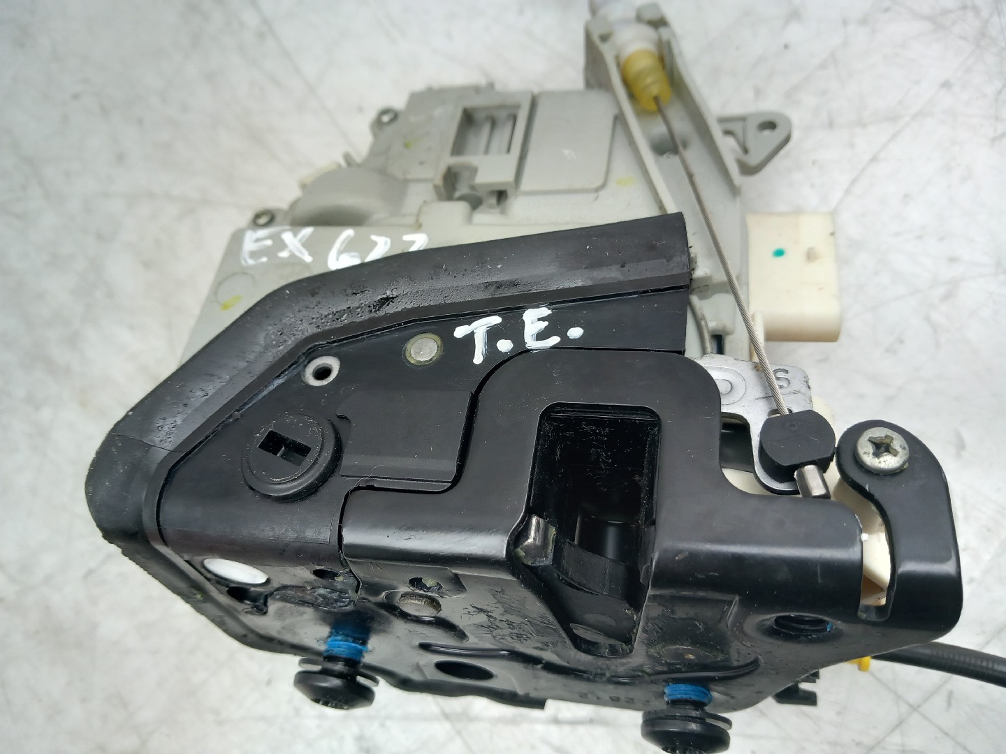 Fechadura / fecho porta trás esquerdo AUDI A4 Avant (8K5, B8) Imagem-1