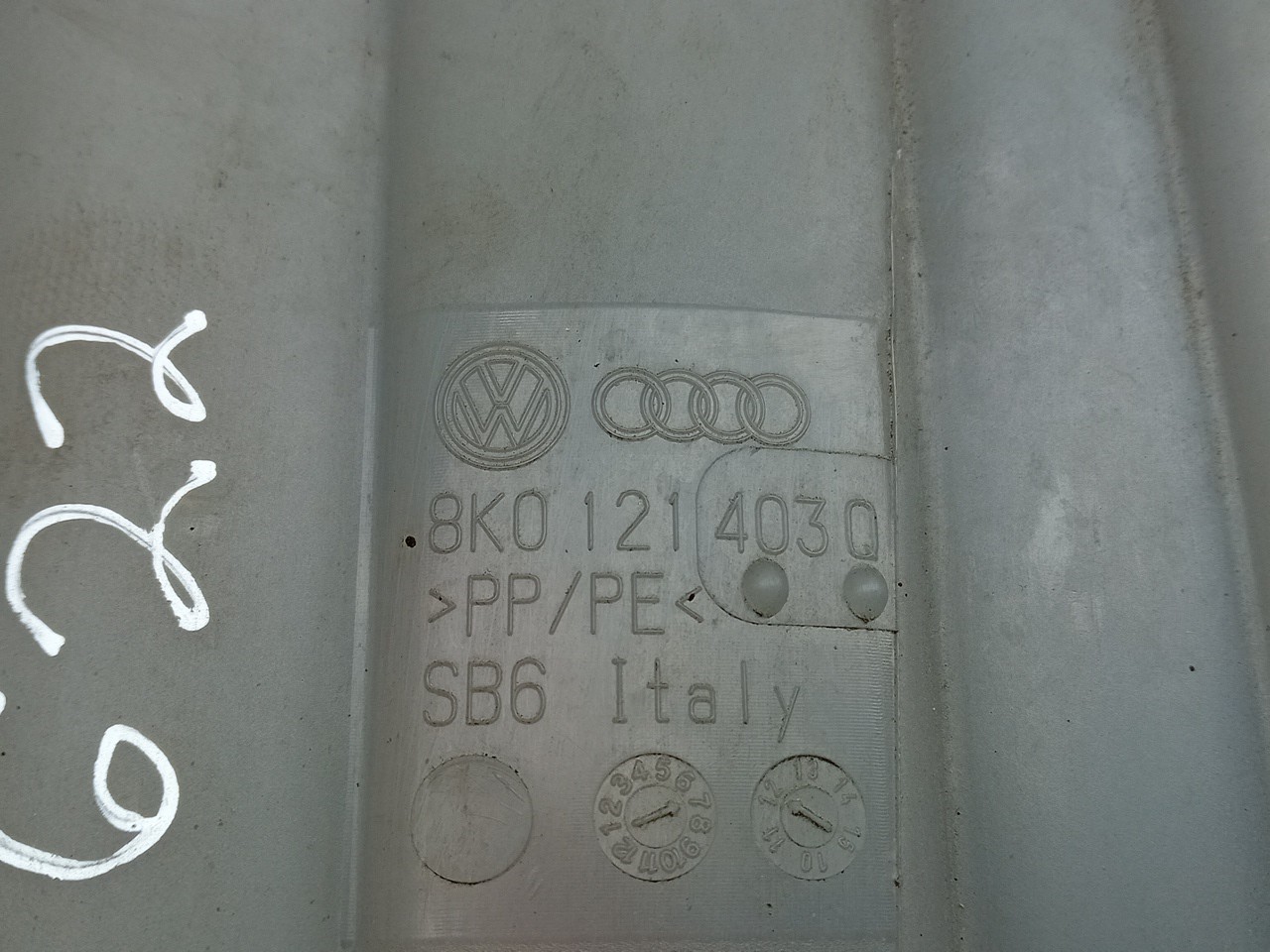 Reservatório / depósito água limpa vidros AUDI A4 Avant (8K5, B8) Imagem-3