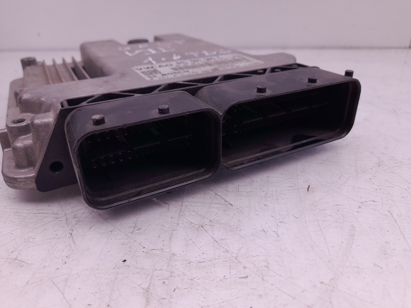 Centralina motor / ECU VOLKSWAGEN Golf VII (5G1, BQ1, BE1, BE2) Imagem-1