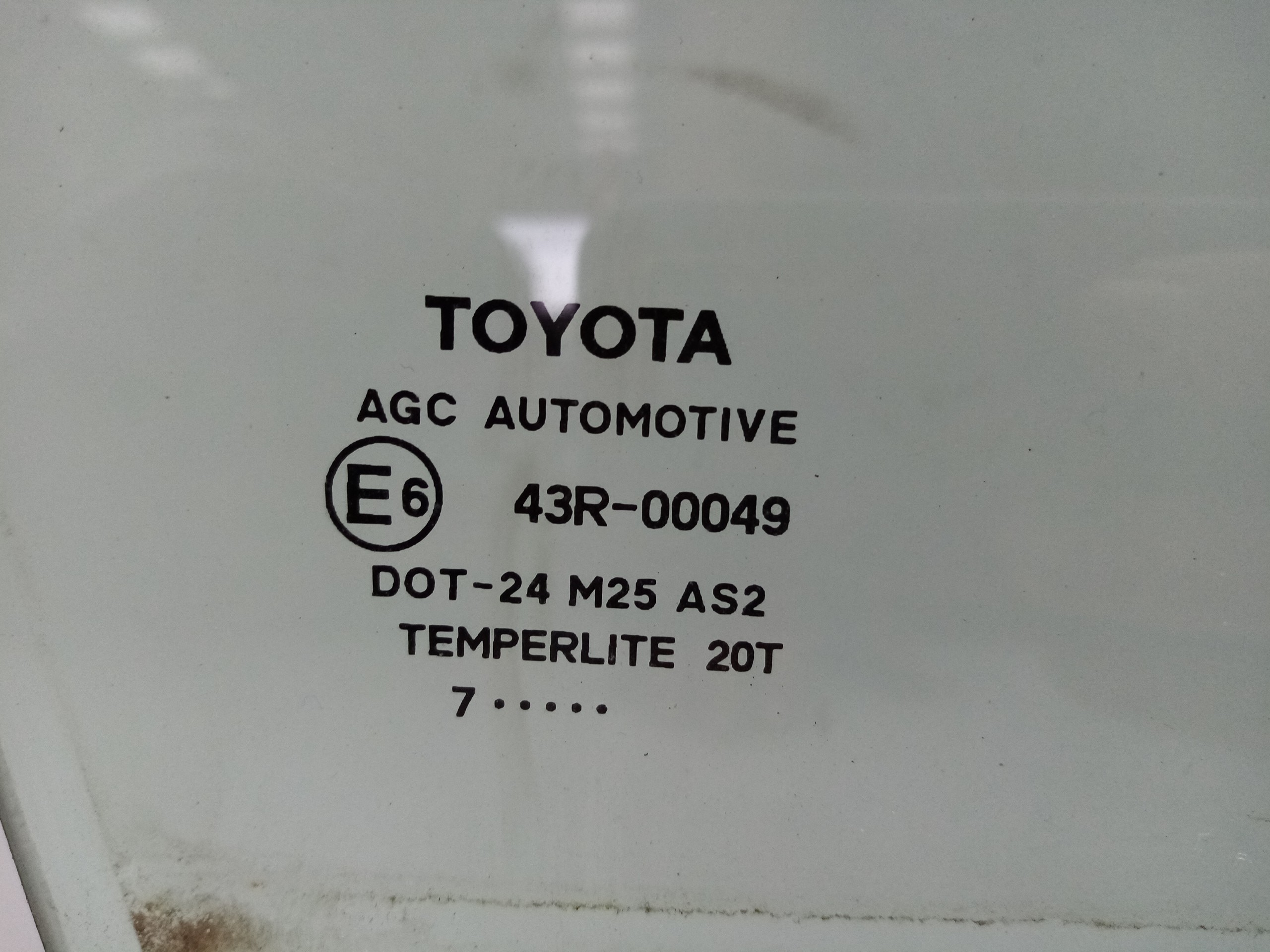 Vitre porte avant Droite TOYOTA Auris Hatchback (_E18_) Imagem-1
