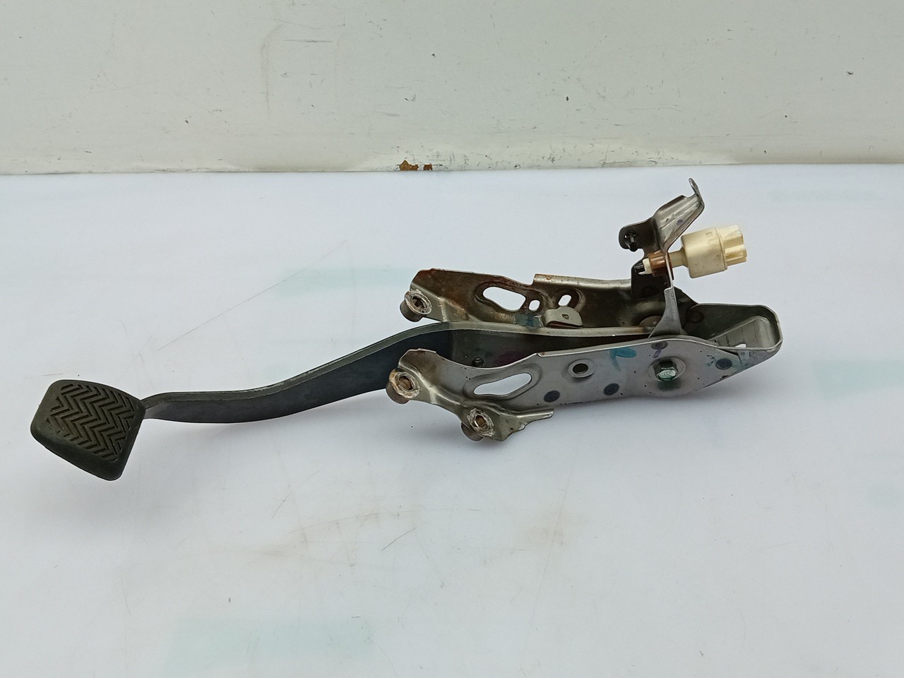 Pedal da embraiagem TOYOTA Auris Hatchback (_E18_) Imagem-1