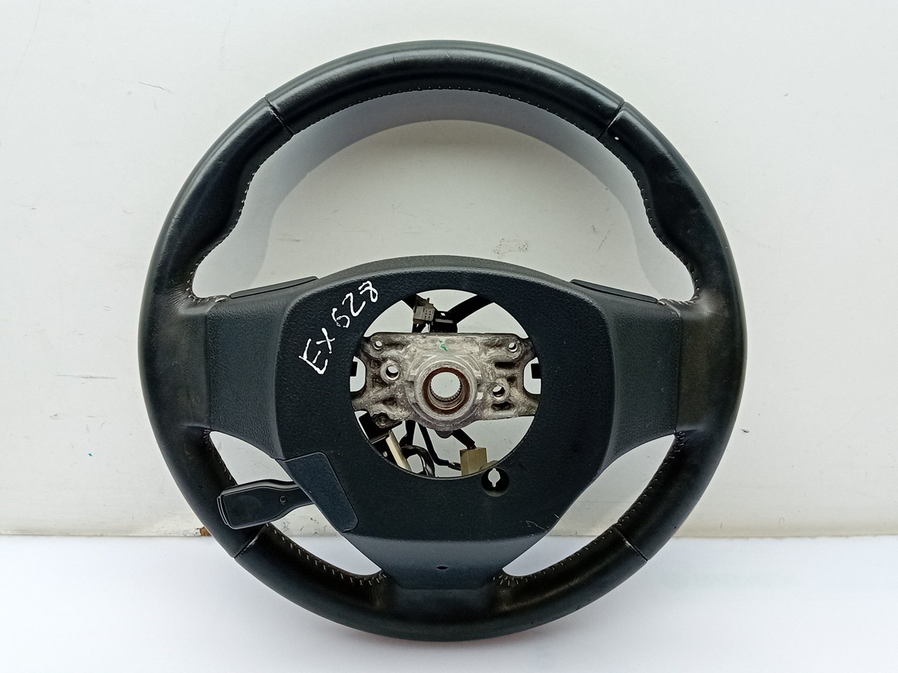 Steering wheel TOYOTA Auris Hatchback (_E18_) Imagem-1