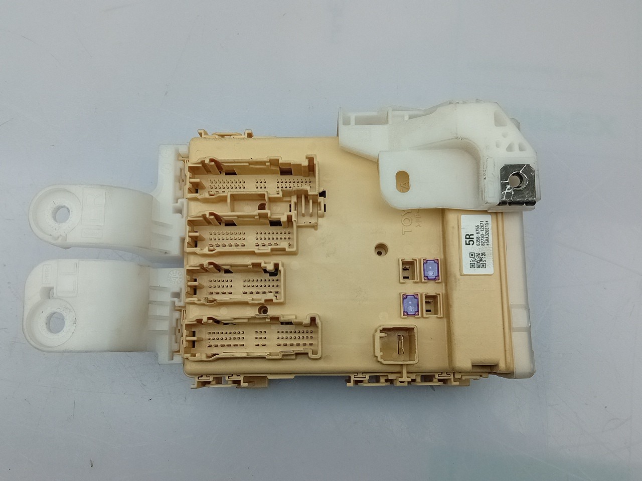 Boîte de fusibles / SAM / BSI TOYOTA Auris Hatchback (_E18_) Imagem-1