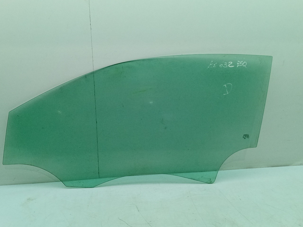 Vitre porte avant gauche