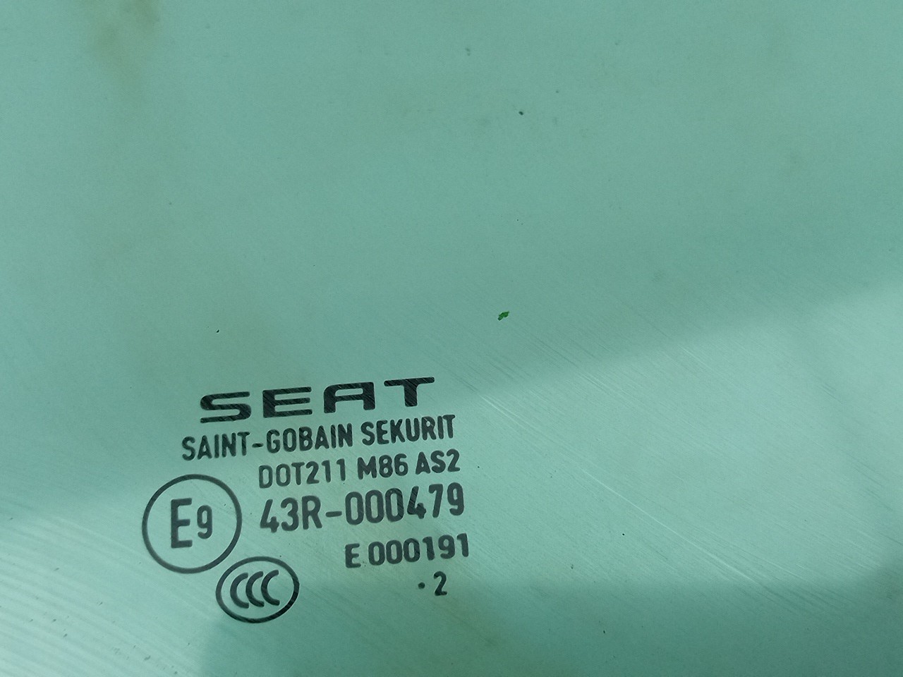 Vitre porte avant Droite SEAT Ibiza IV SportCoupe Van (6J1, 6P5) Imagem-1