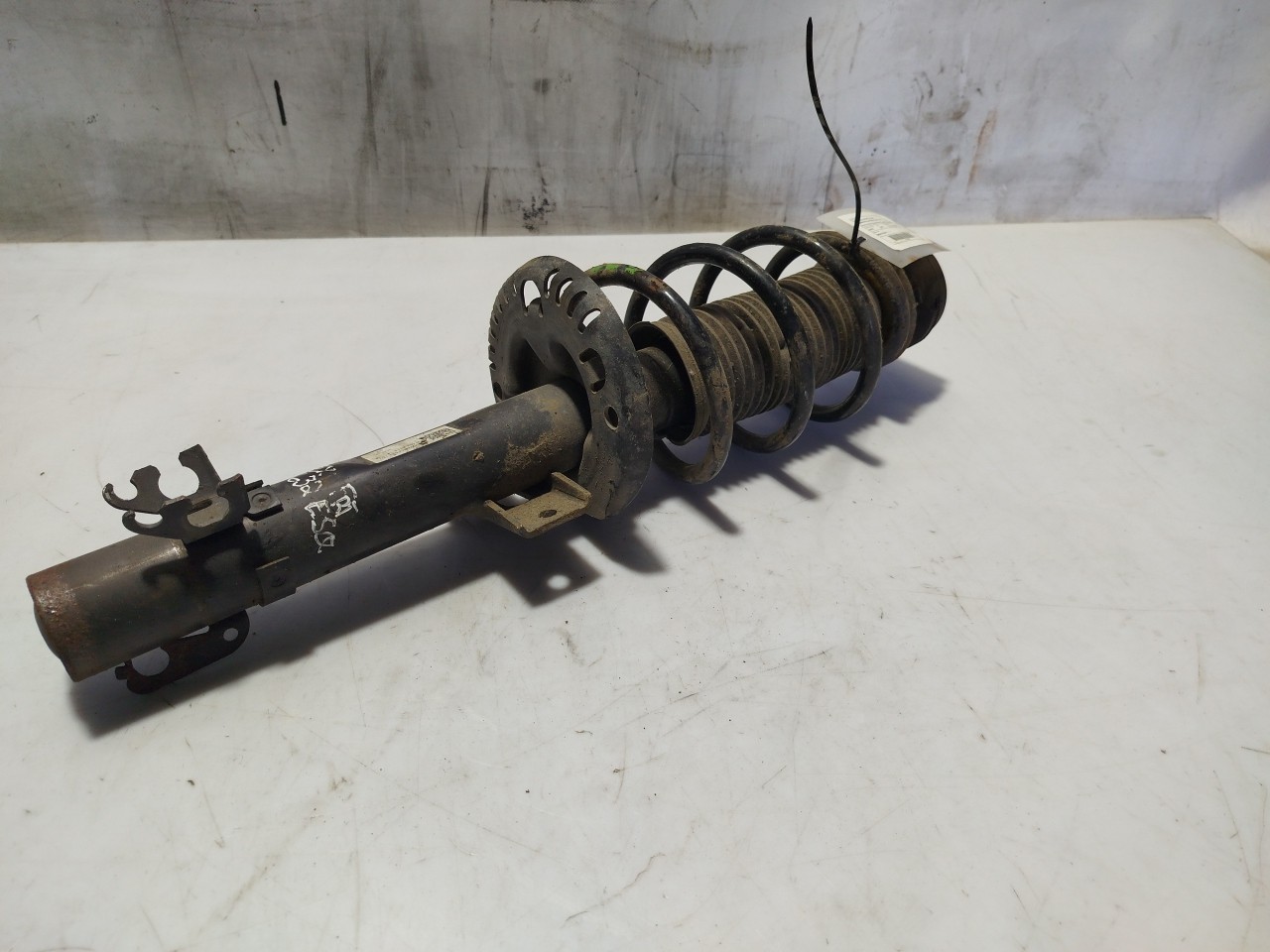 Left Front Shock Absorber SEAT Ibiza IV SportCoupe Van (6J1, 6P5) Imagem-1