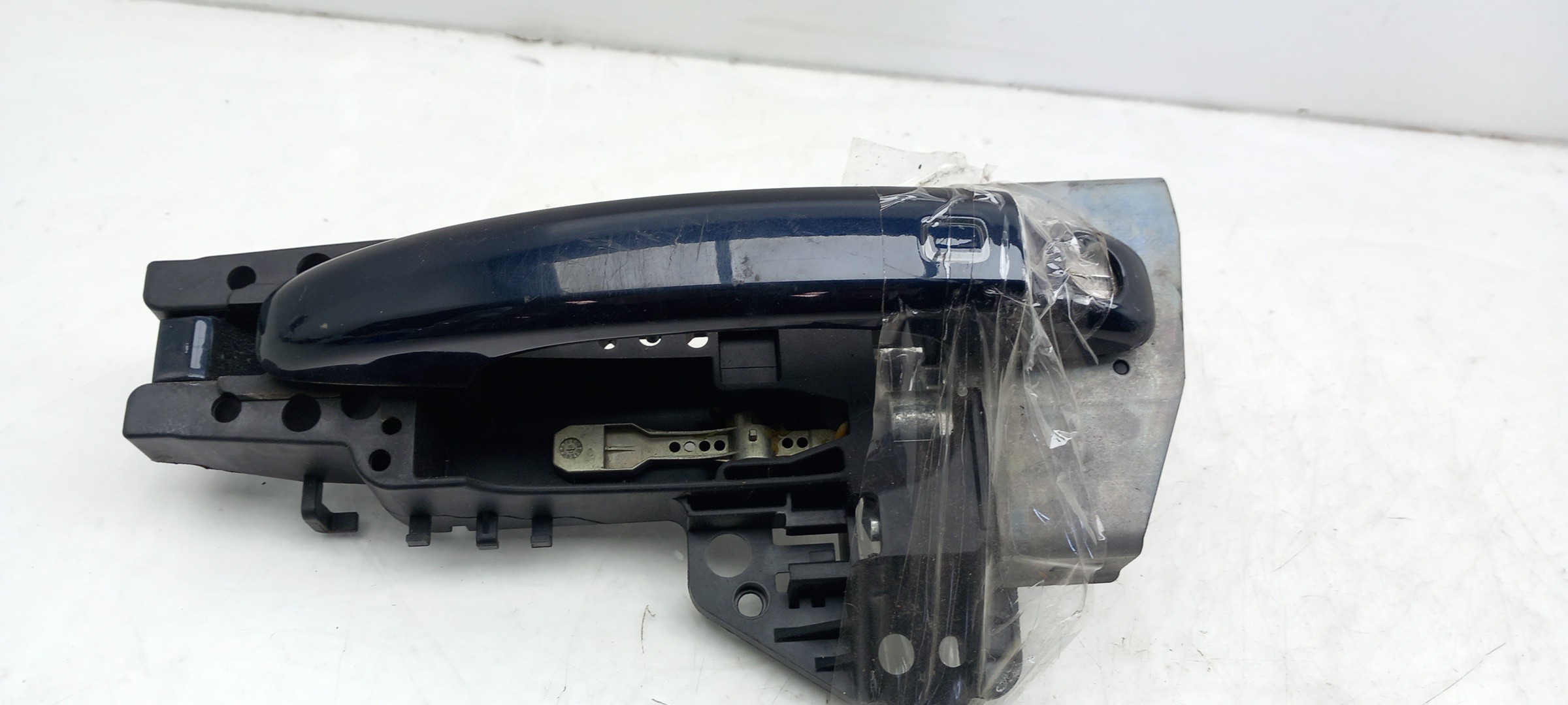 Left front door handle