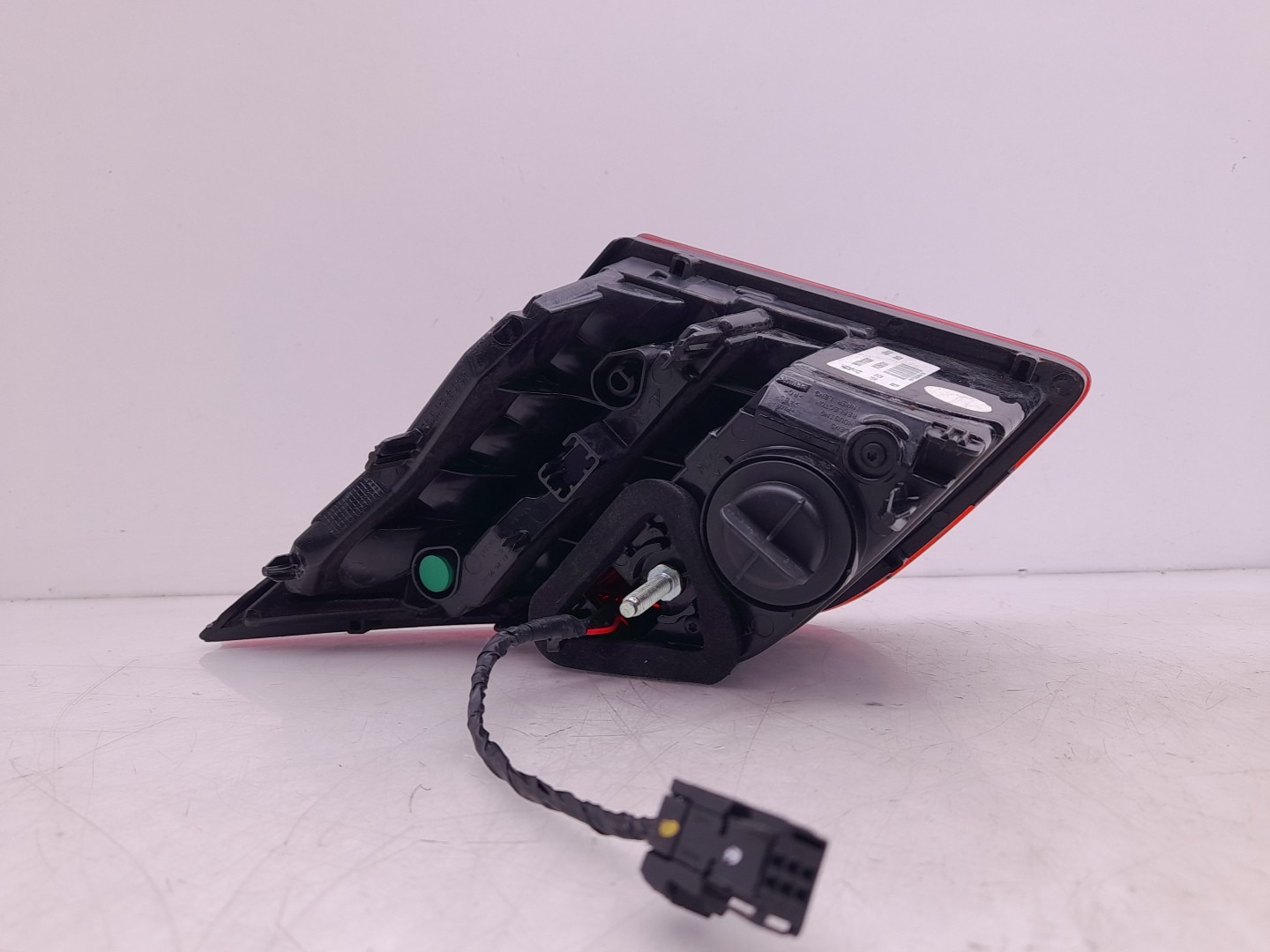 Left Tailgate light  PEUGEOT 308 II Imagem-1