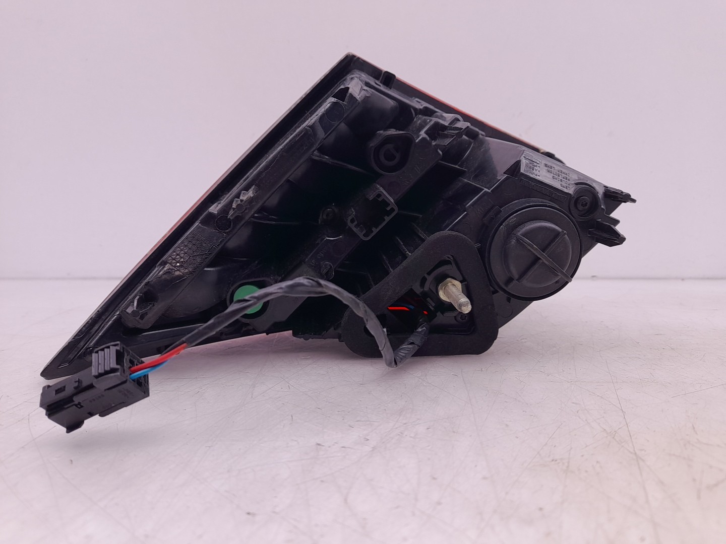 Left Tailgate light  PEUGEOT 308 II Imagem-1