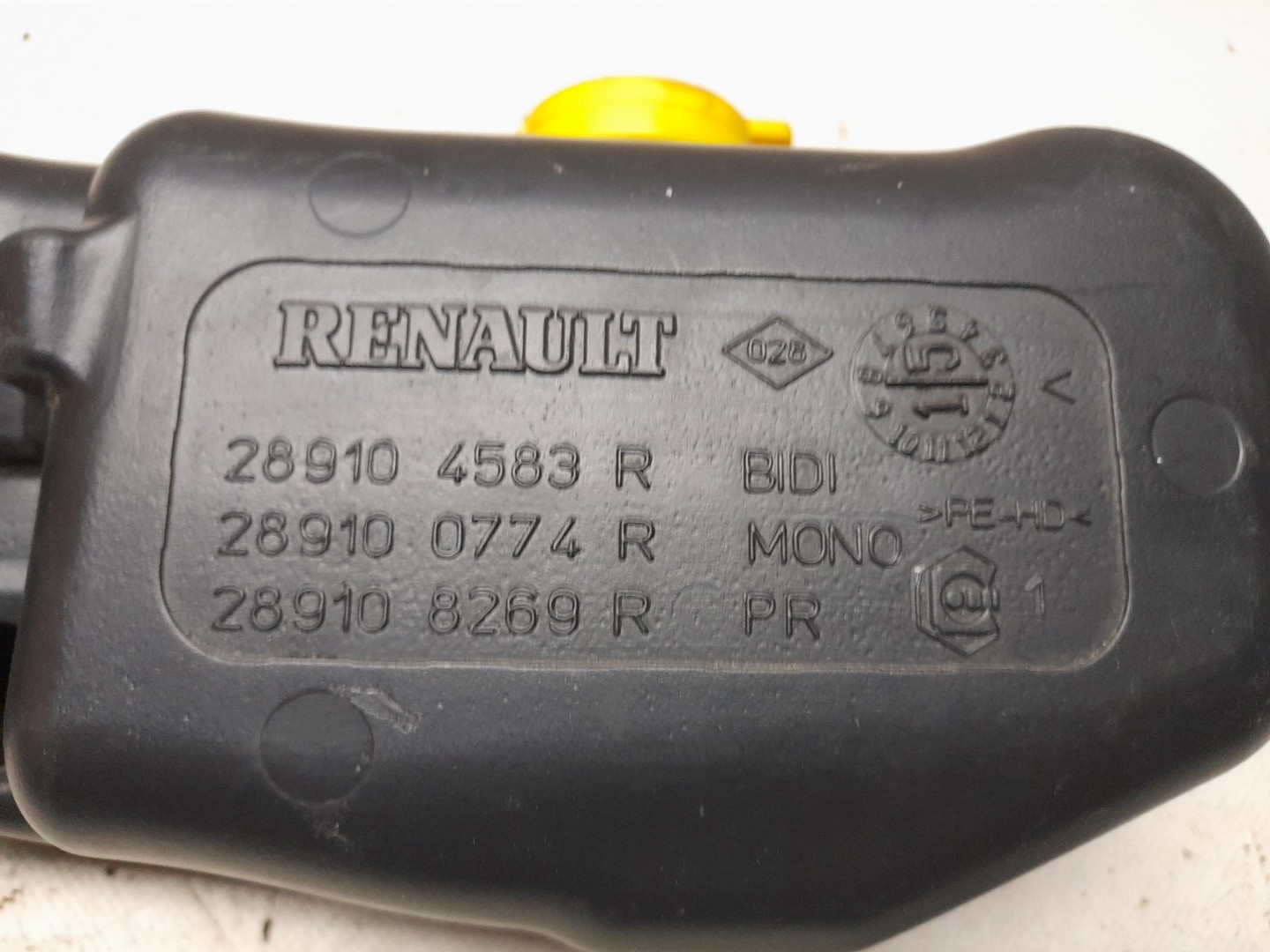 Windshield washer tank DACIA Sandero II (5S_) Imagem-2