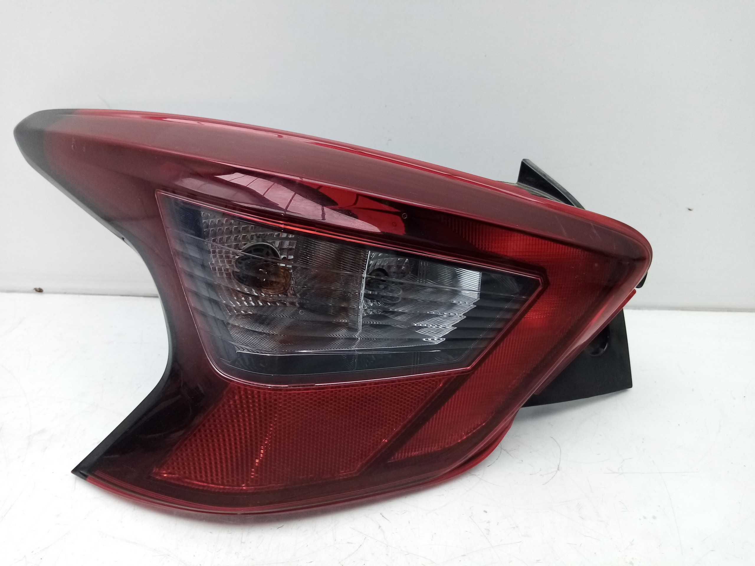 Left Tail light NISSAN Micra V (K14) Imagem-0