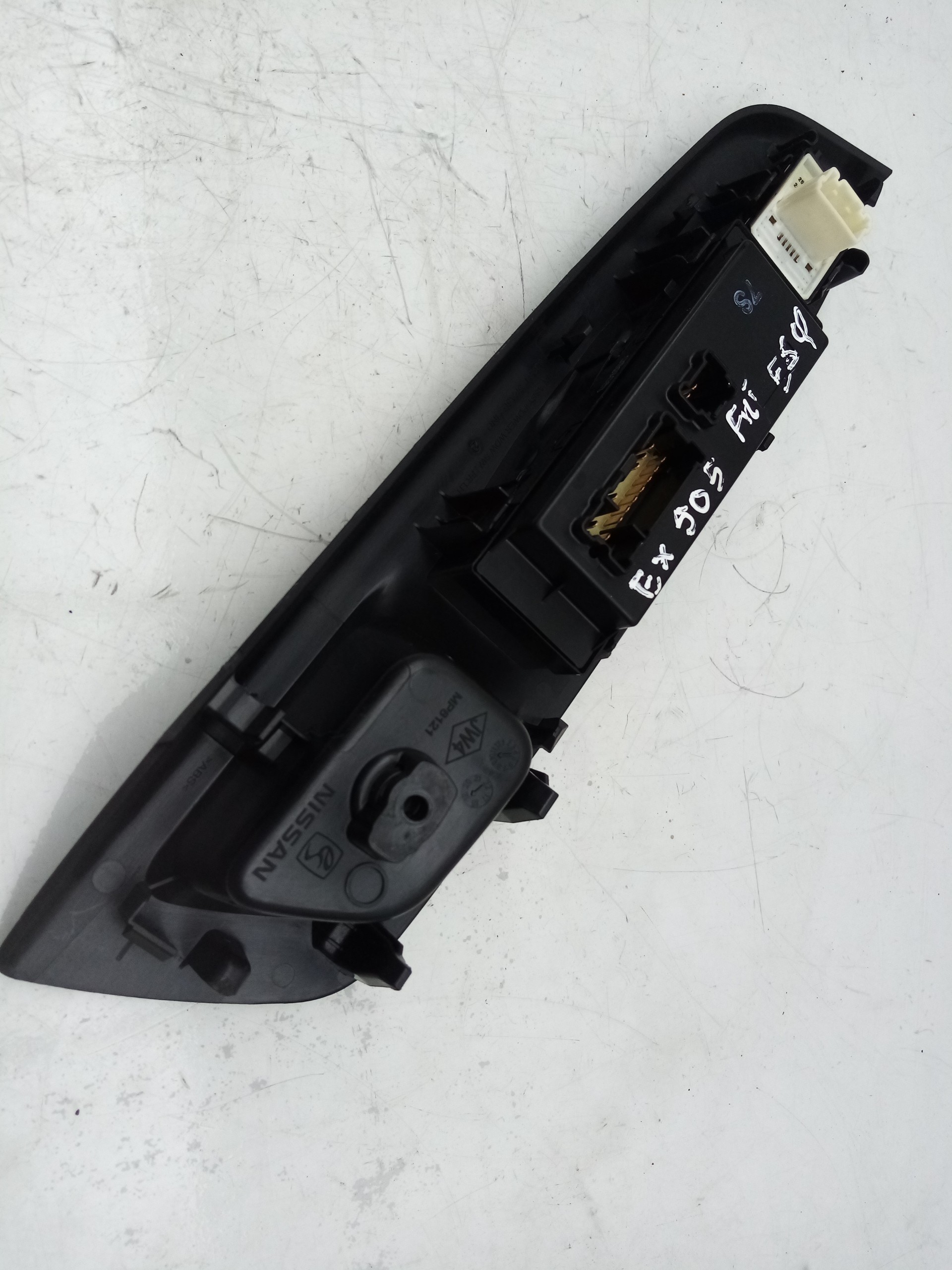 Left Front window control NISSAN Micra V (K14) Imagem-1