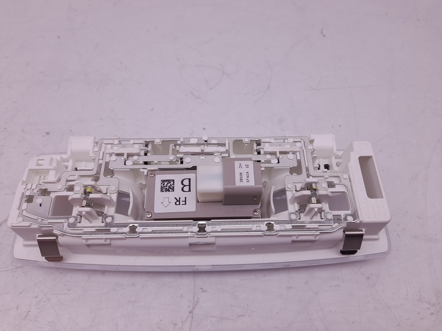 Plafonier frente NISSAN Micra V (K14) Imagem-1