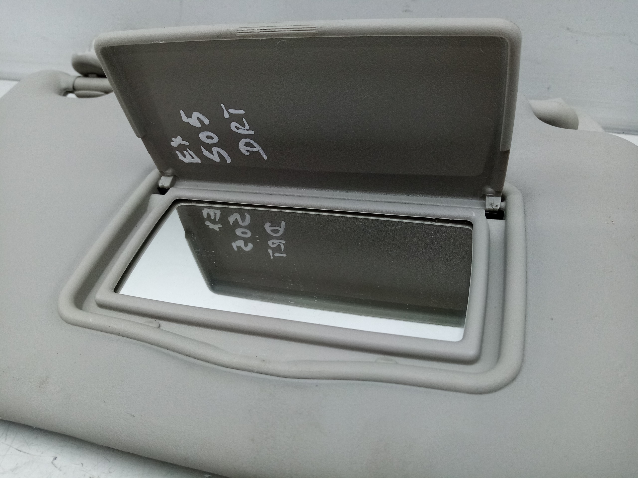 Right Sun Visor NISSAN Micra V (K14) Imagem-1