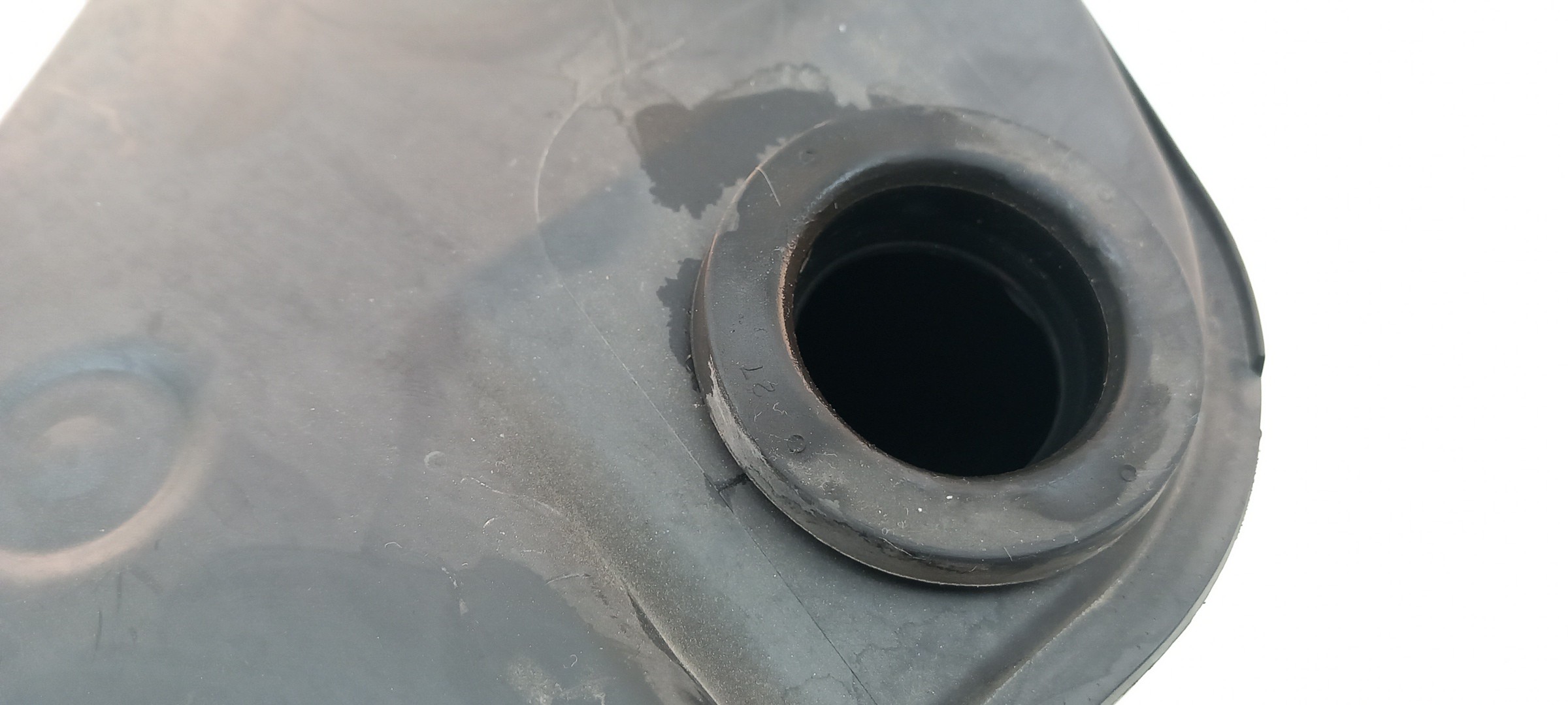 Windshield washer tank AUDI Q5 (8R) Imagem-1