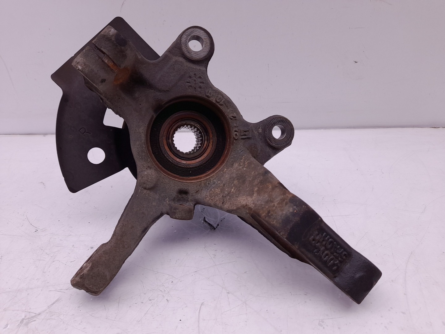 Fusée avant Droite NISSAN Micra V (K14) Imagem-1