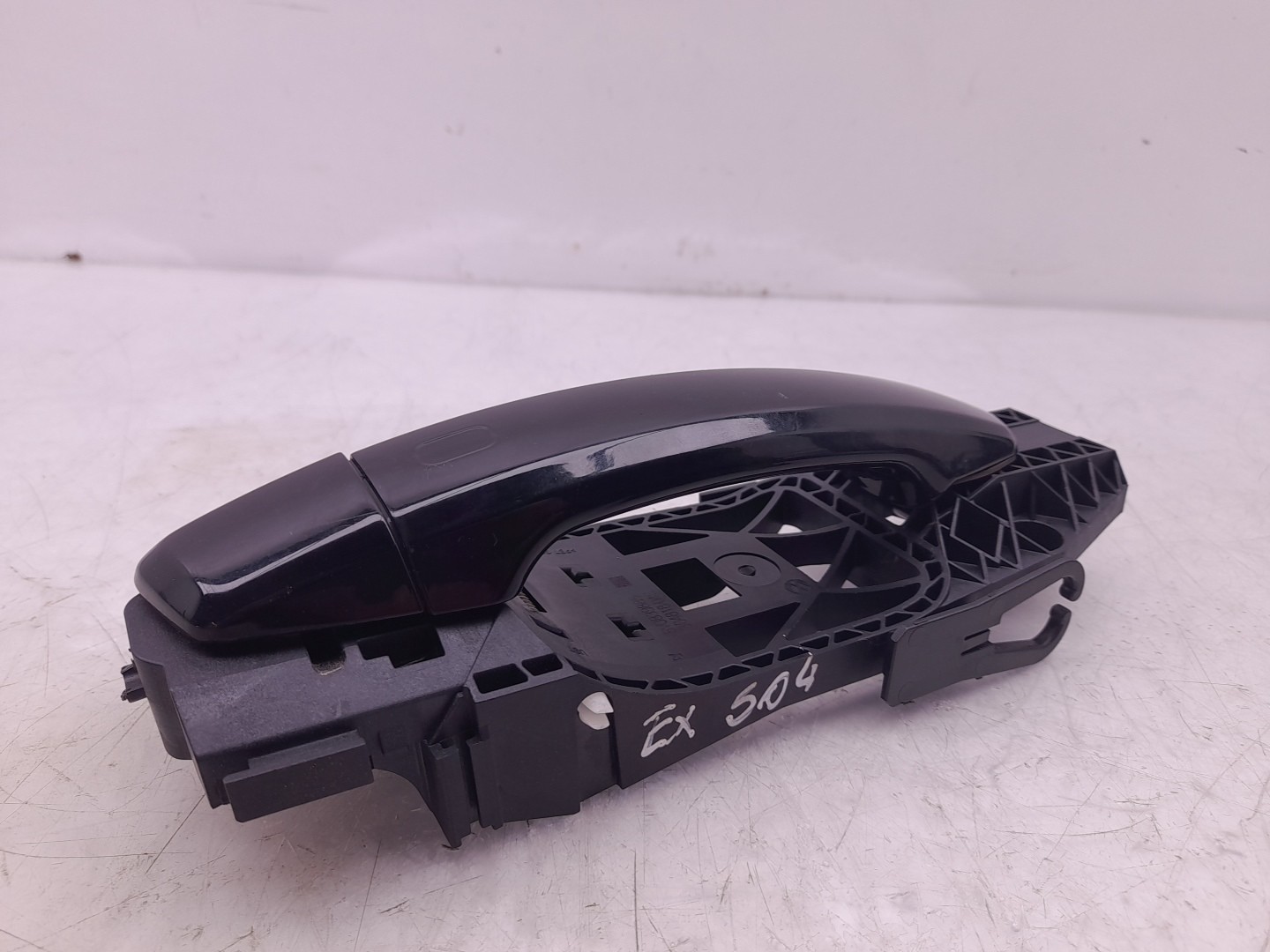 Puxador porta frente direita AUDI Q2 (GA) Imagem-1