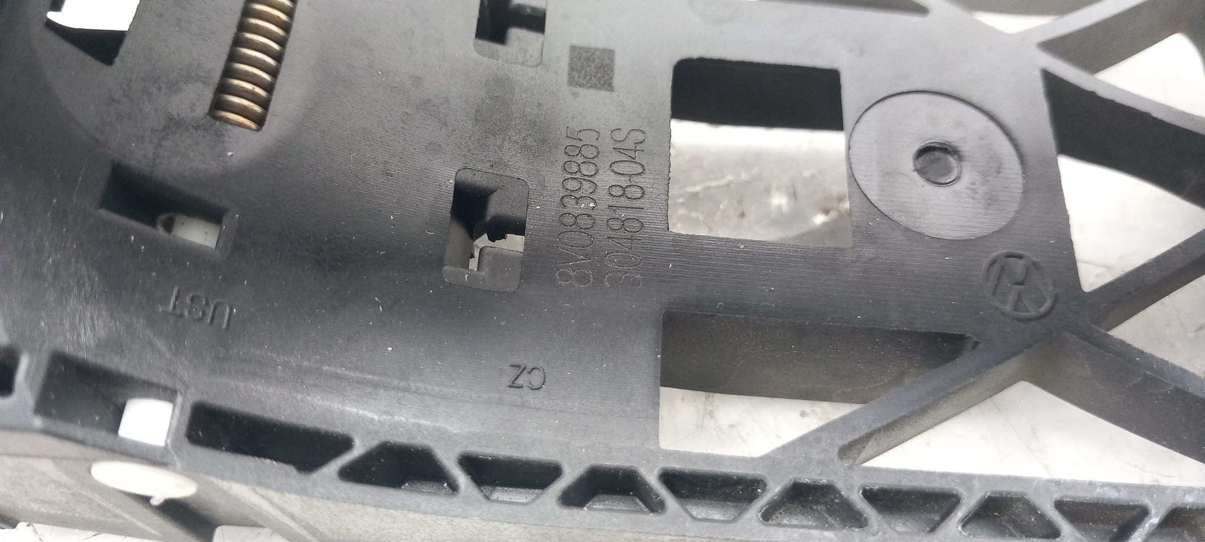 Puxador porta trás esquerdo AUDI Q2 (GA) Imagem-3