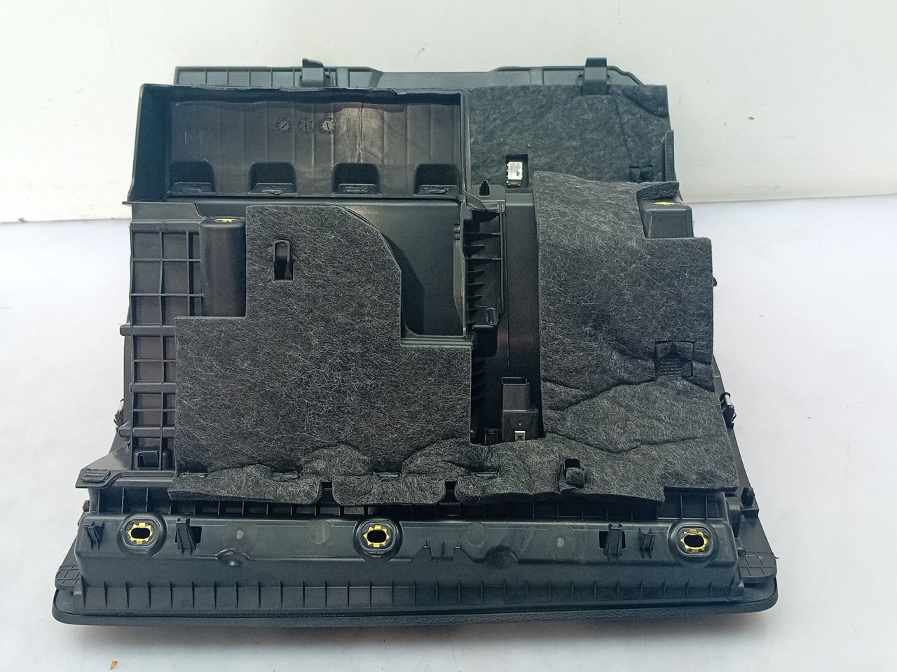 Glove Box / Compartment AUDI Q2 (GA) Imagem-3