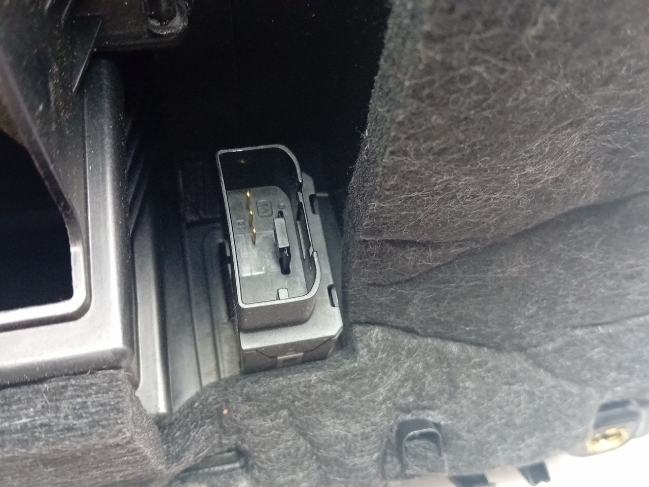 Glove Box / Compartment AUDI Q2 (GA) Imagem-4