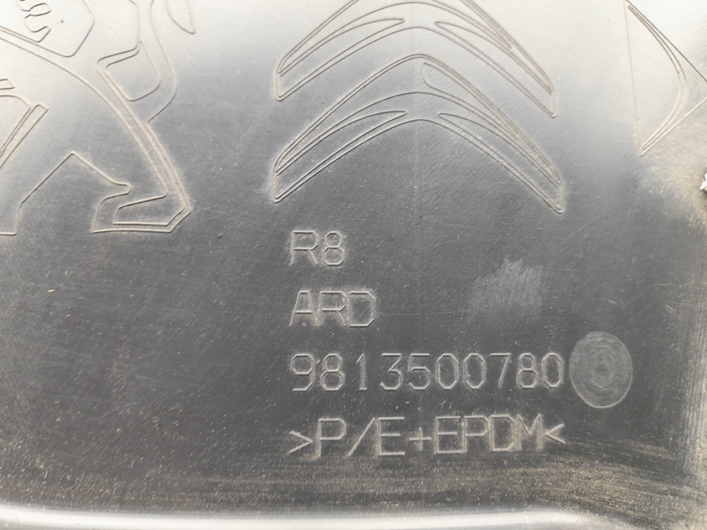 Cava roda trás direita PEUGEOT 508 SW II Imagem-1