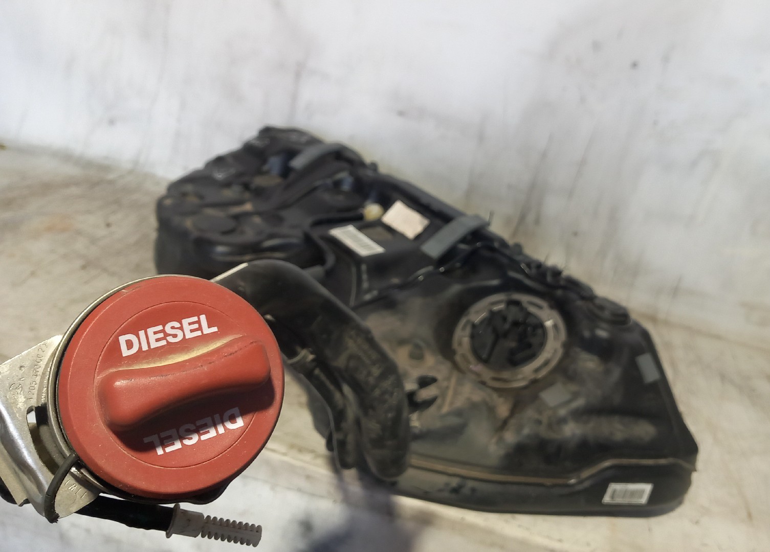 Fuel tank MERCEDES-BENZ Classe C (W205) Imagem-2
