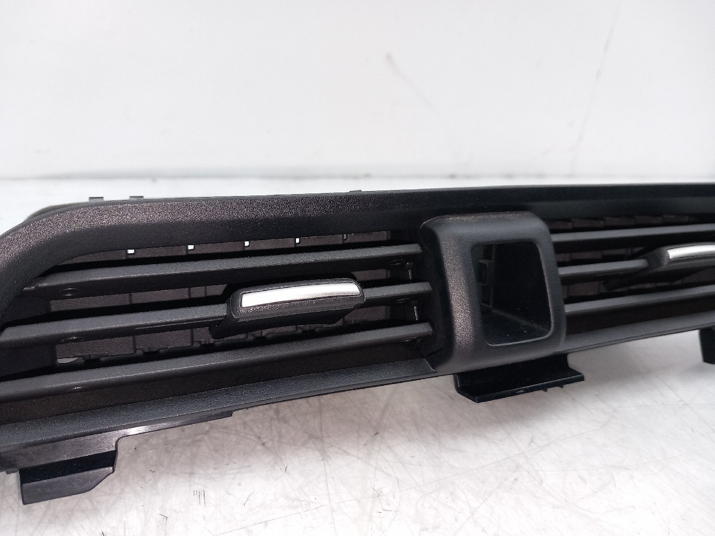 Diffuser / air vent NISSAN Micra V (K14) Imagem-1