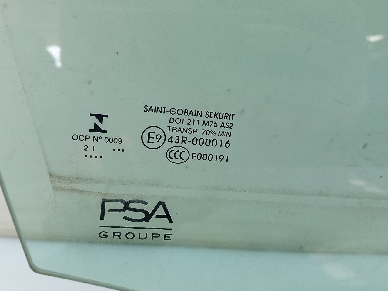 Vidro porta frente direita CITROËN C4 III Imagem-1