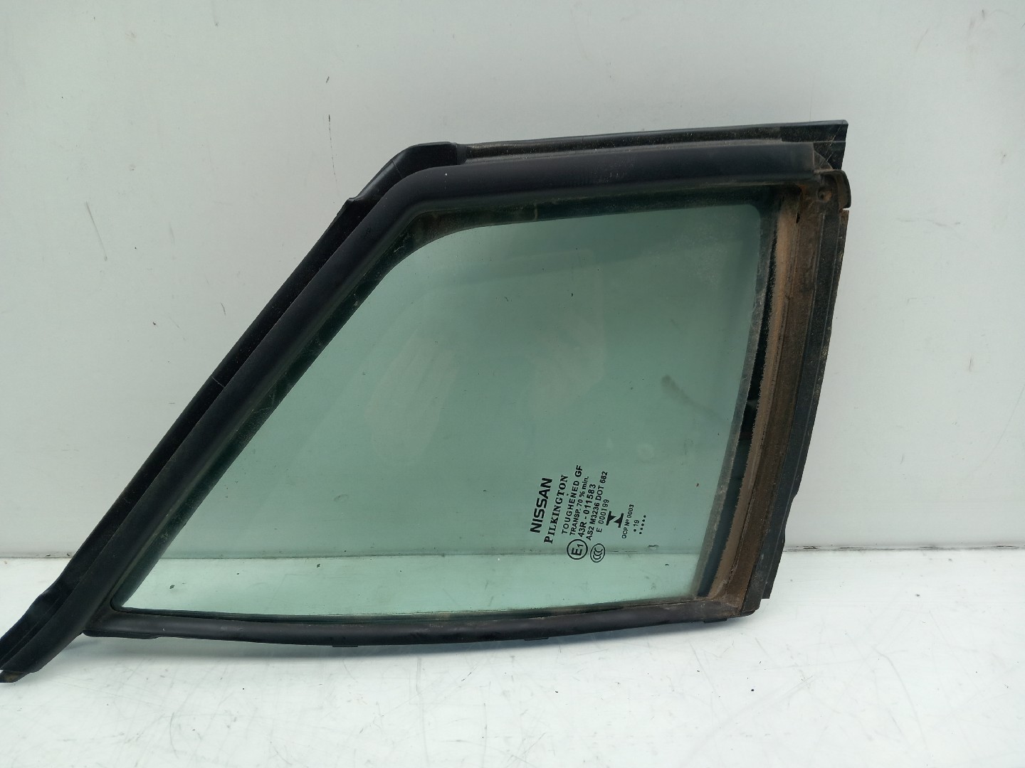 Vitre porte avant Droite
