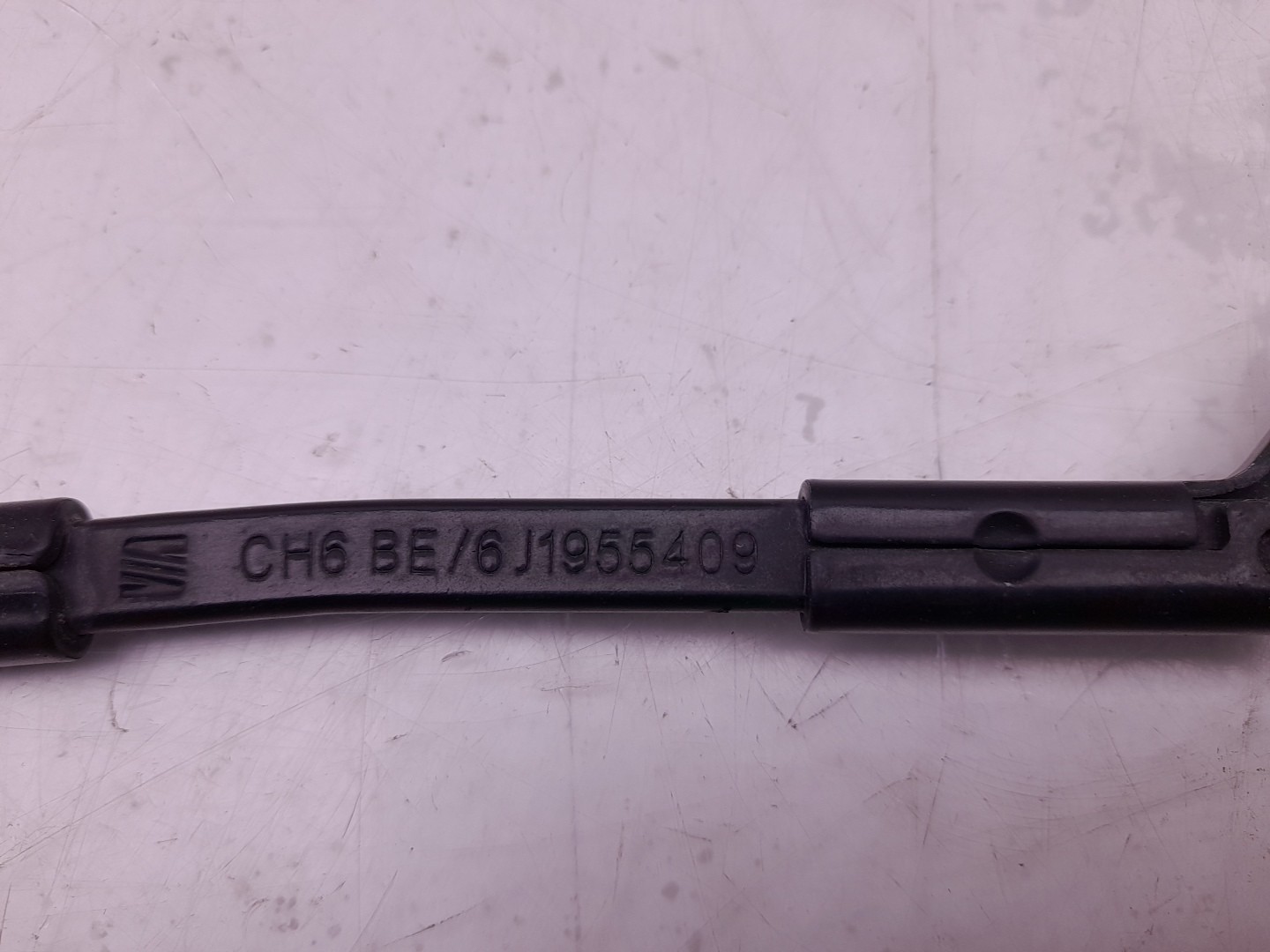 Brazo de limpiaparabrisas delantero izquierdo SEAT Ibiza IV SportCoupe (6J1, 6P5) Imagem-2