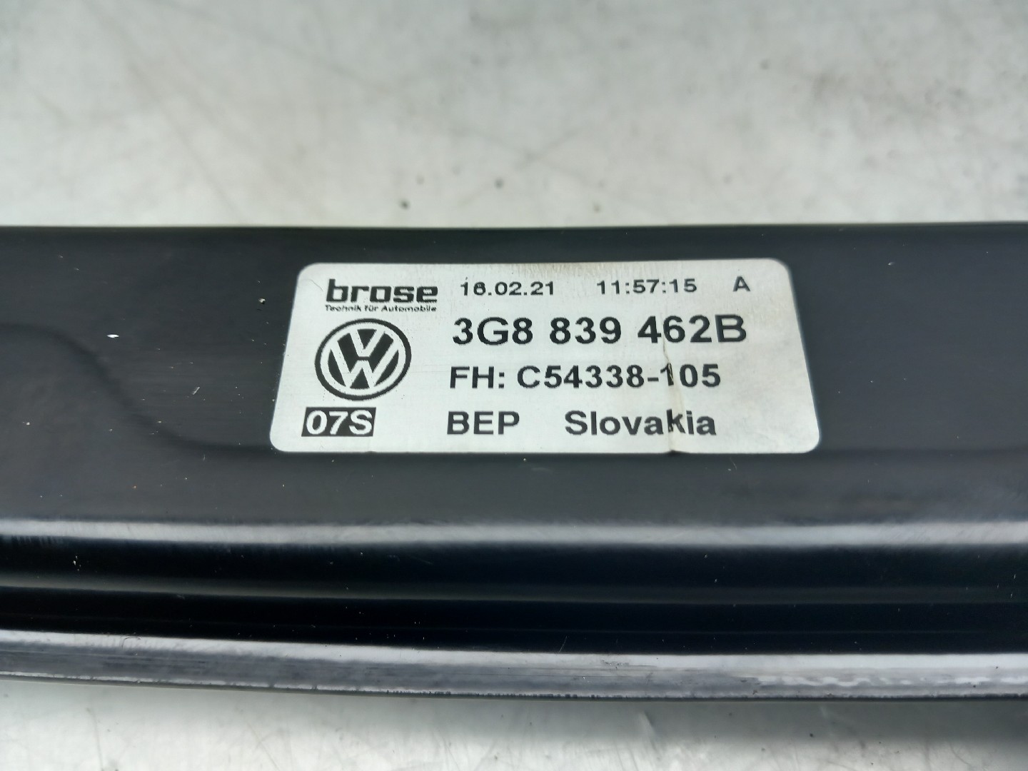 Right front window regulator VOLKSWAGEN Arteon (3H7, 3H8) Imagem-1