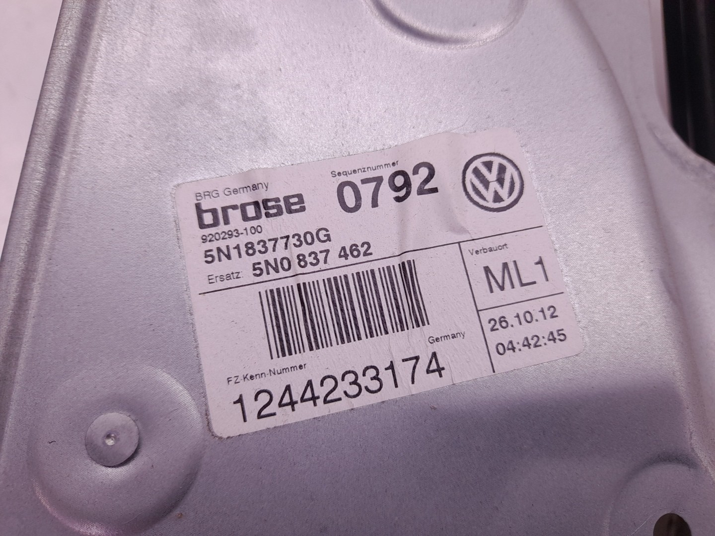 Alzavetro anteriore destro VOLKSWAGEN Tiguan (5N) Imagem-2
