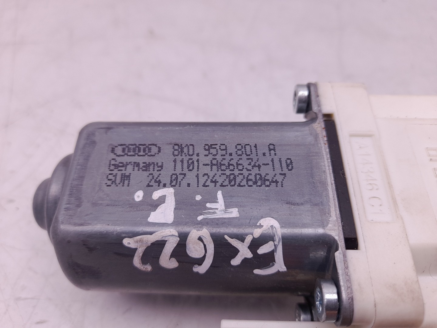 Motor vidro frente esquerdo AUDI A4 Avant (8K5, B8) Imagem-2