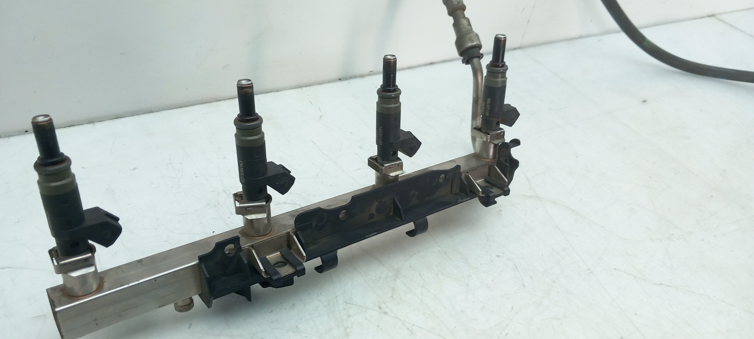 Fuel rail BMW 1 (E87) Imagem-1