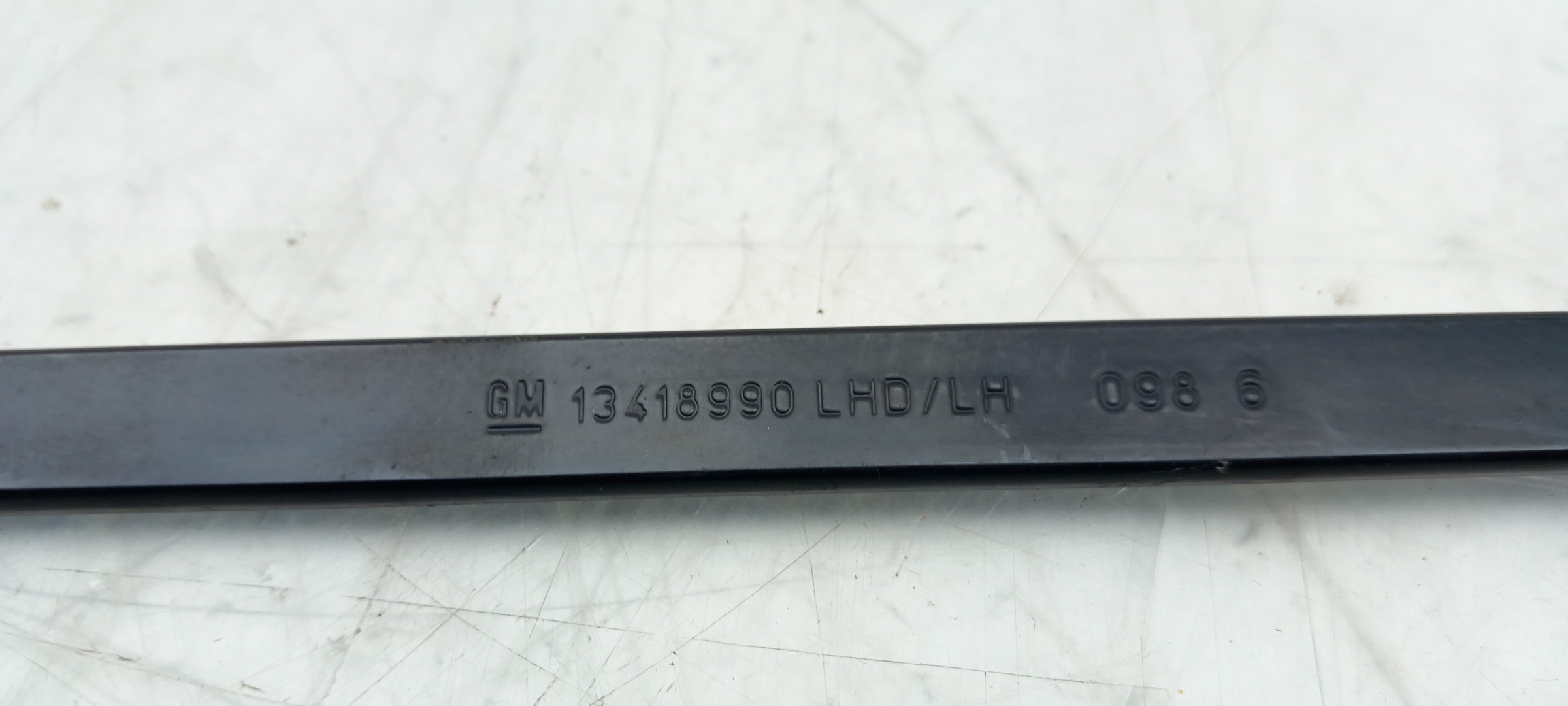 Brazo de limpiaparabrisas delantero derecho OPEL Astra K Imagem-1
