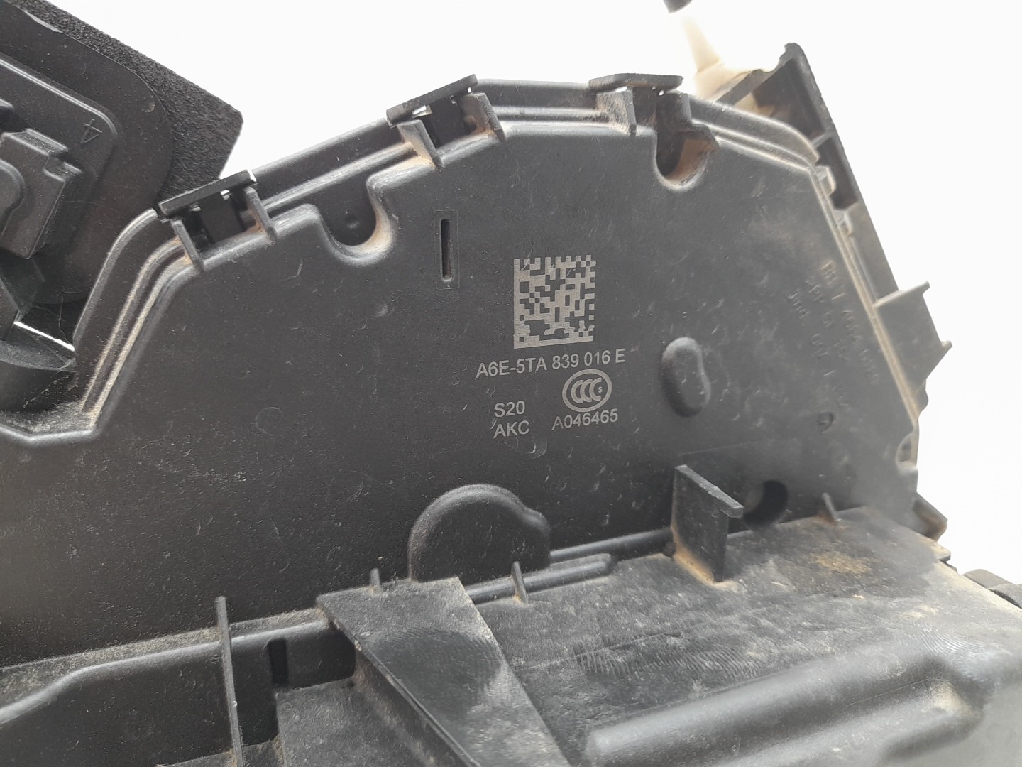 Rear Right Door Lock SKODA Fabia III Break (NJ5) Imagem-1