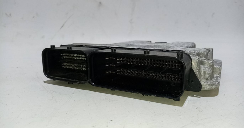 Centralita motor / ECU VOLKSWAGEN Golf VI (5K1) Imagem-1