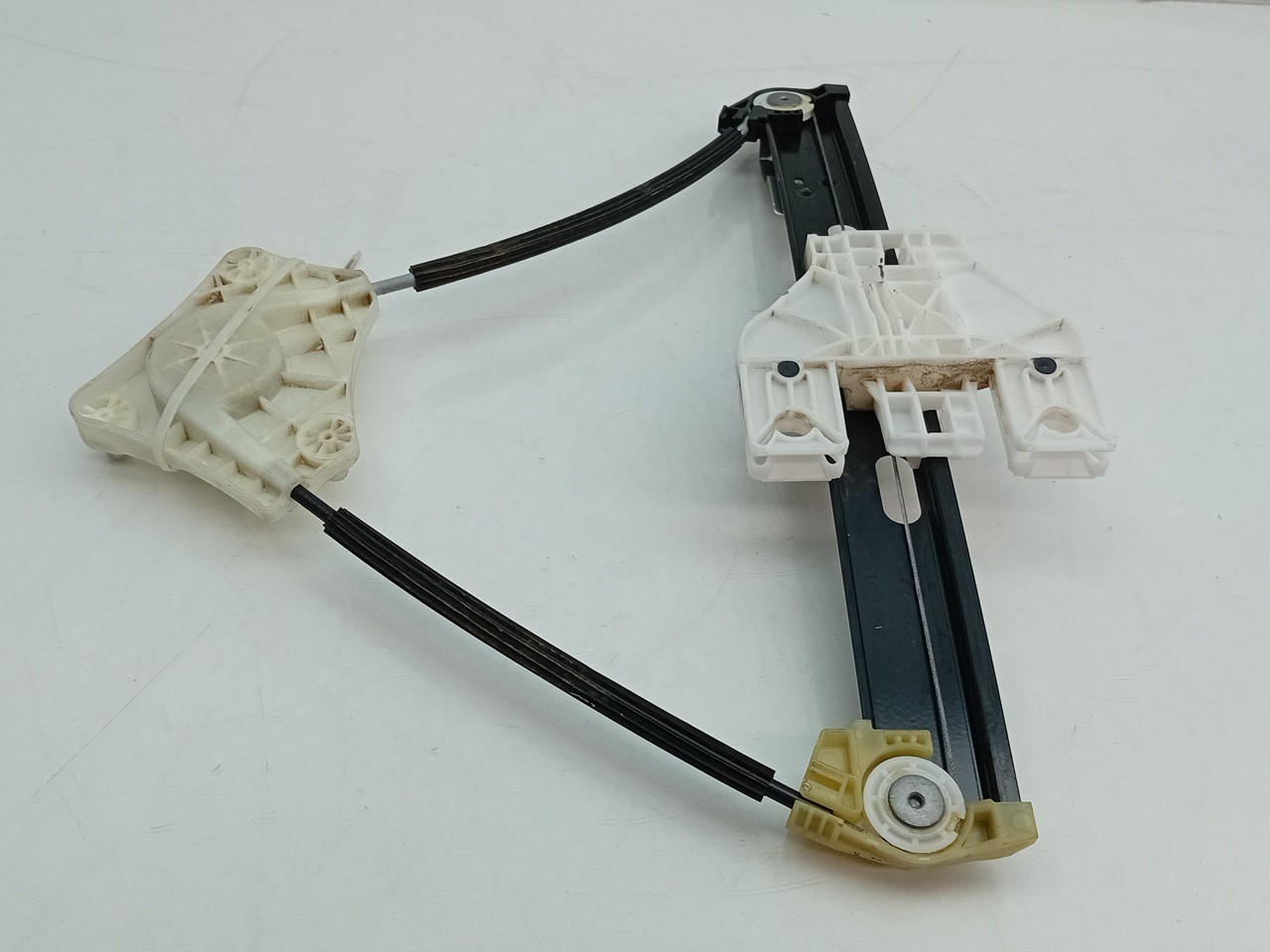 Right rear window regulator