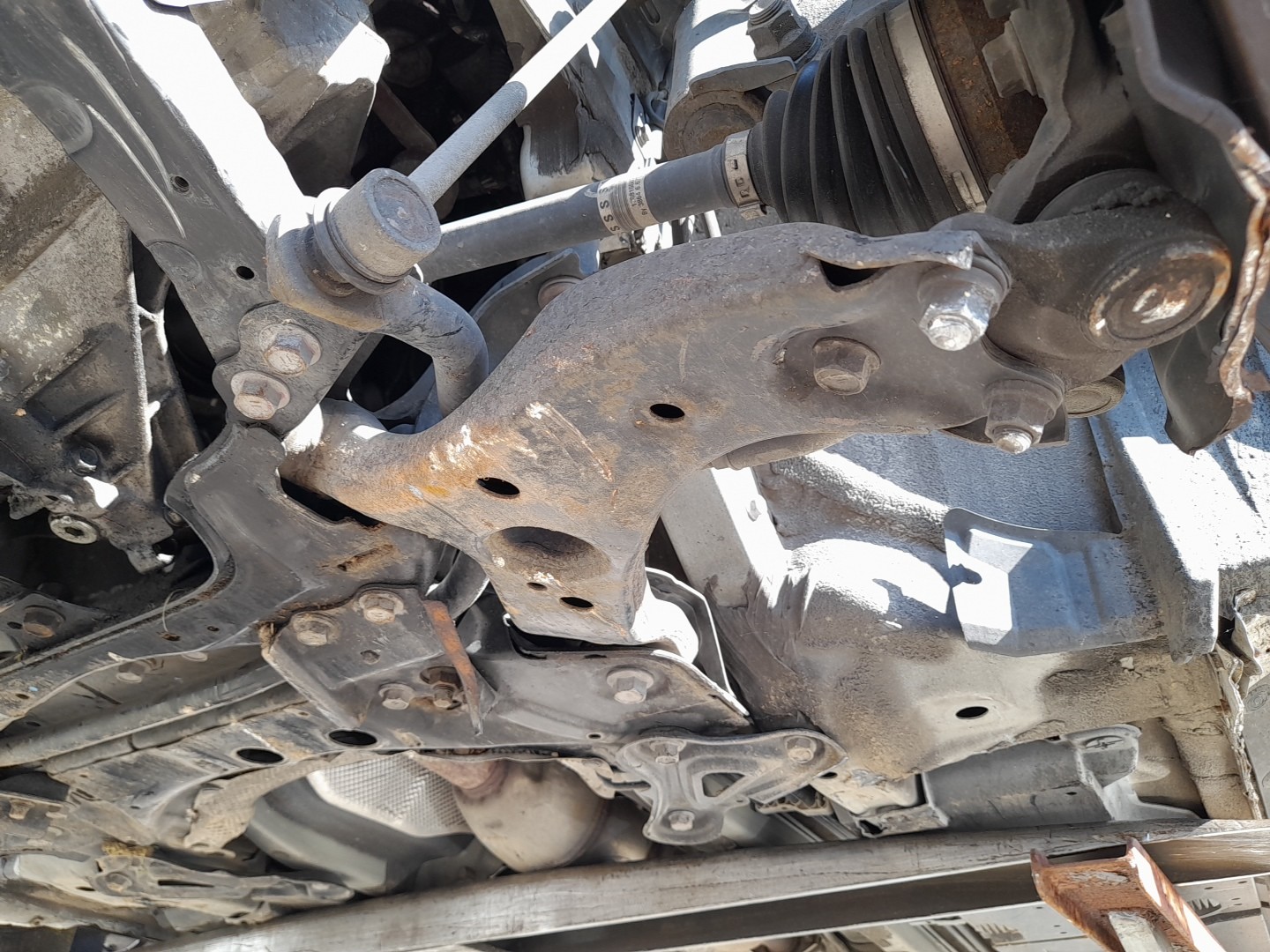 Left front suspension arm