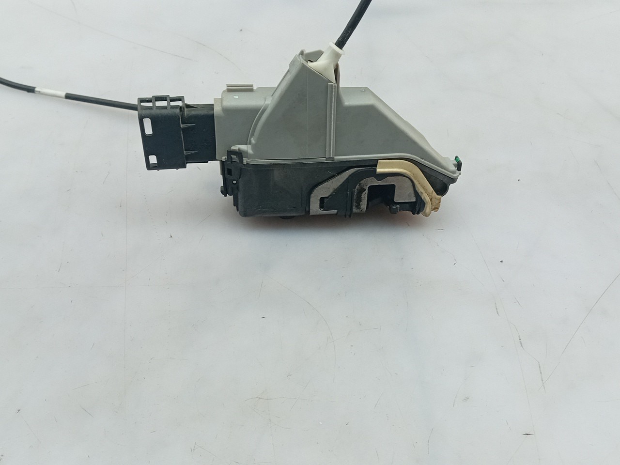 Fechadura / fecho porta trás direito